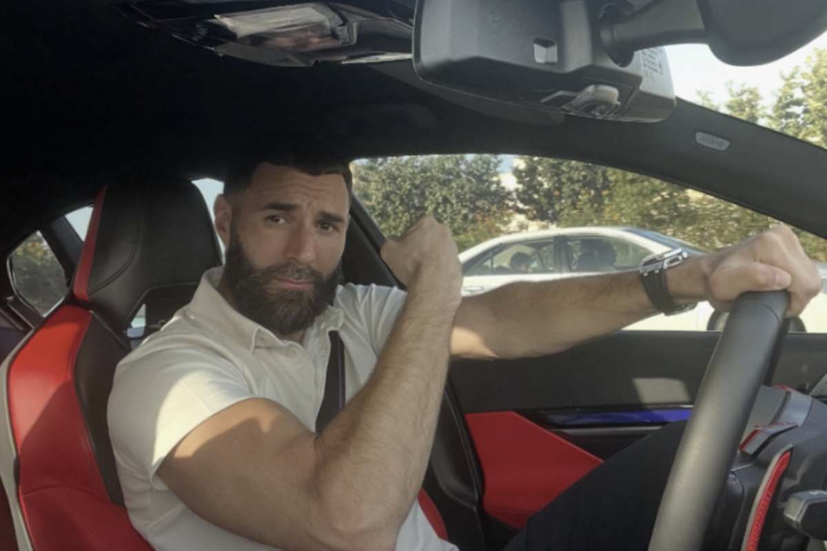 Benzema bmw Ma il calciatore non si ferma alla sola BMW M5. La sua collezione di auto è già composta da modelli di altissimo prestigio,