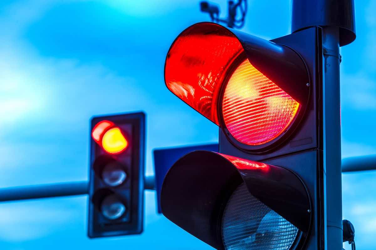 Rosso Semaforo rosso incrocio