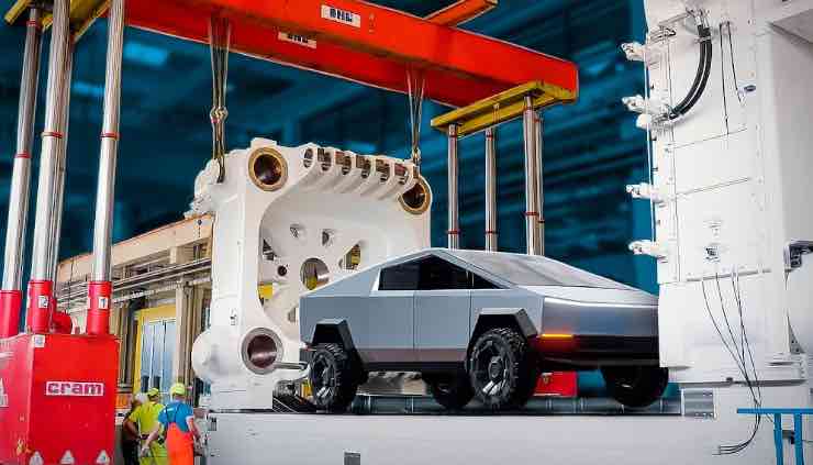 Tesla Tesla problemi pannello