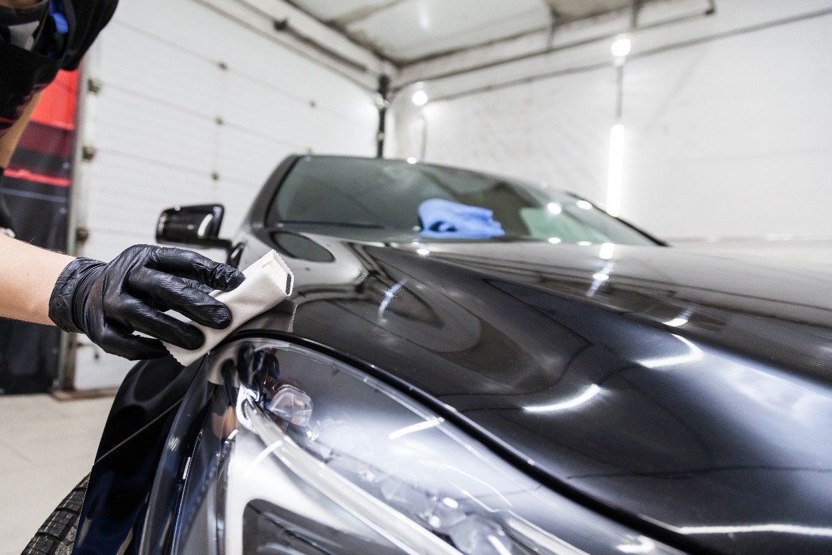 Rivestimento protettivo nano ceramico su vettura Trattamento nano ceramico per la carrozzeria dell’auto