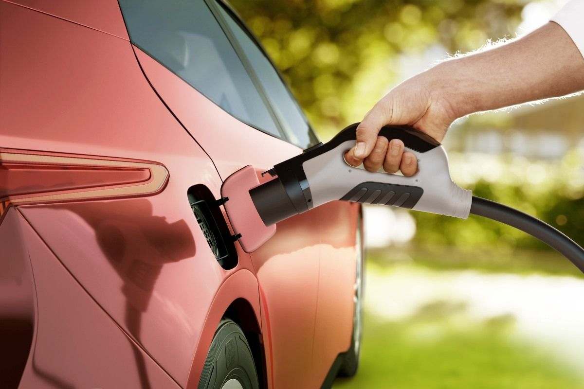 SH auto elettrica () Nuova Mercedes Classe C: scopriamola insieme