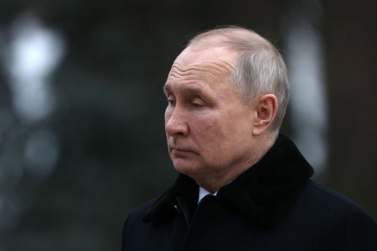 GI Vladimir Putin motorinews com () Consegna di moto diventa un caso politico