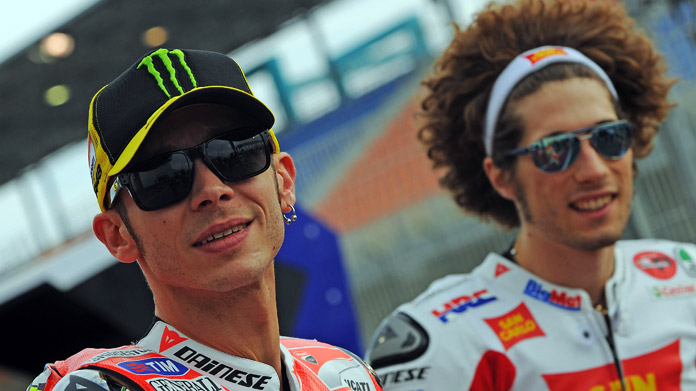 rossi simoncelli losail motogp 2011