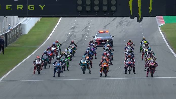 Race start Moto3