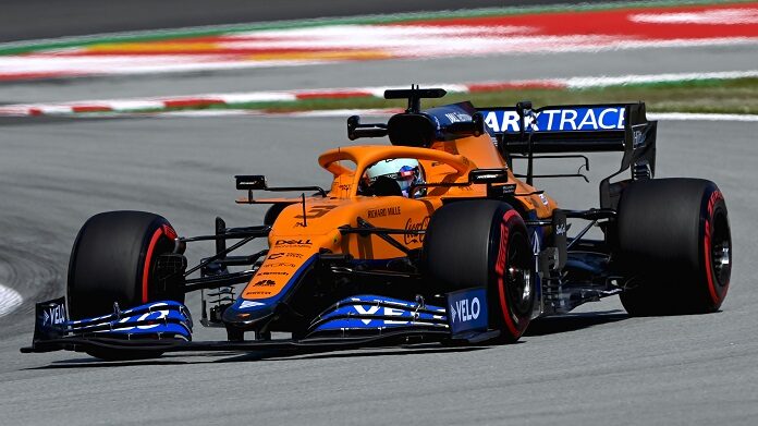 Daniel Ricciardo, McLaren MCL35M, in a chicane