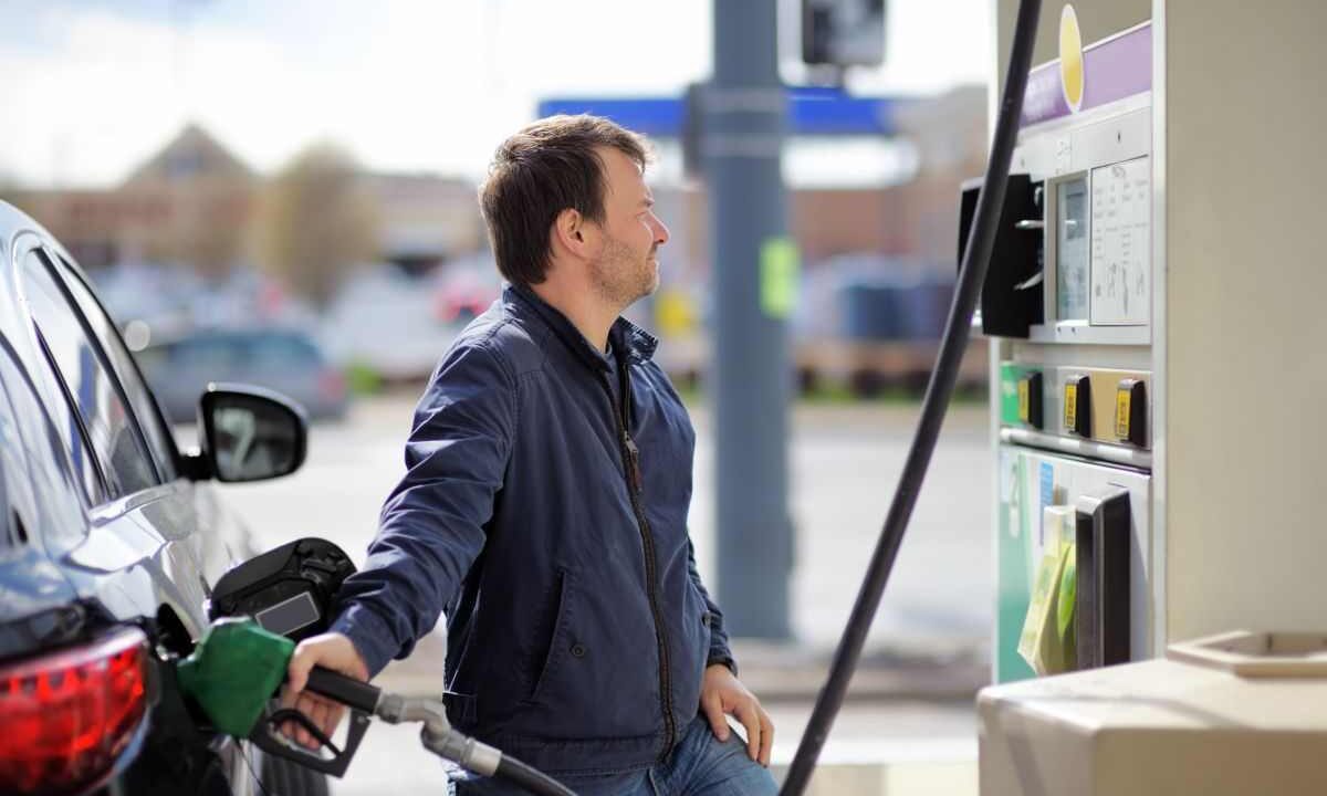 Fare rifornimento di benzina