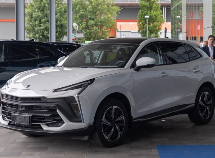 Il SUV Friday HEV riflette la visione stilistica di Fengdong Dynamics, con linee eleganti e al tempo stesso grintose. © Ufficio Stampa Forthing Auto