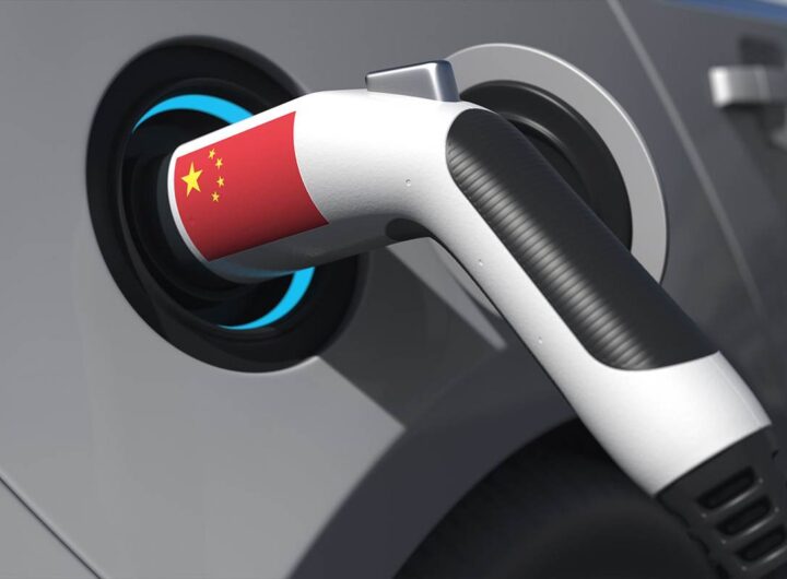 Auto cinese 7 posti familiare