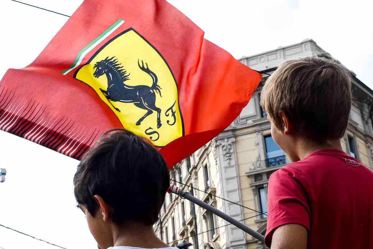 https://www.motorinews24.com/wp-content/uploads/2025/04/Ferrari-Auto-27-4-2025-www.MotoriNews24.com_.jpg
