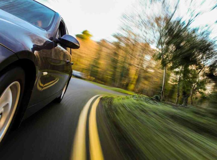 Auto in corsa