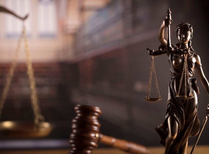 Tribunale legge multa