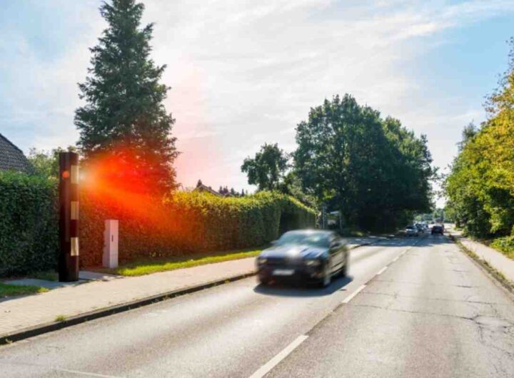 Città tempestata di autovelox