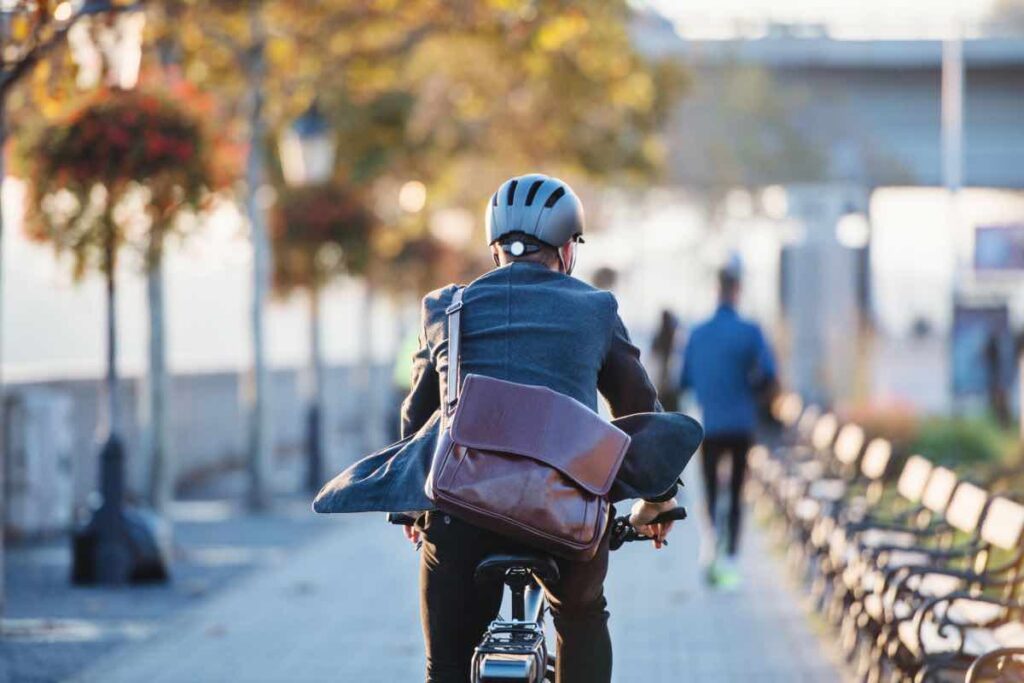 Contromano in bicicletta