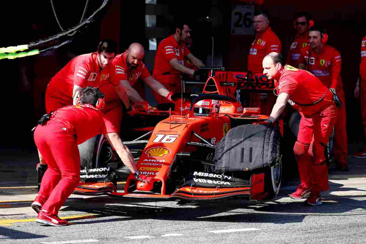 https://www.motorinews24.com/wp-content/uploads/2025/05/Lo-stipendio-medio-dei-meccanici-di-Formula-1-le-cifre-da-capogiro.jpg