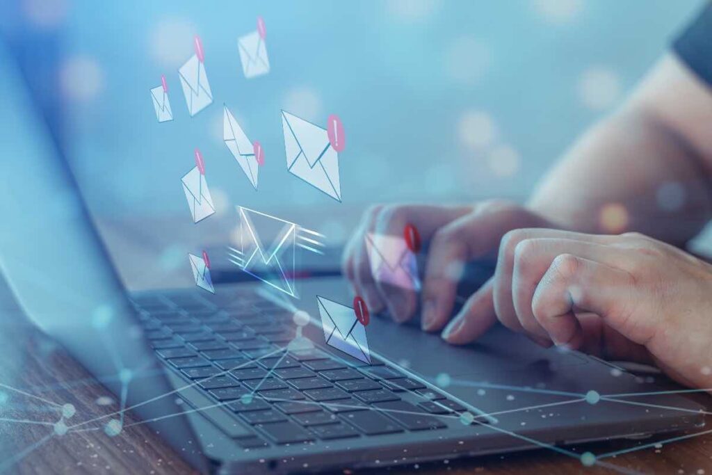 Mail maligna attento