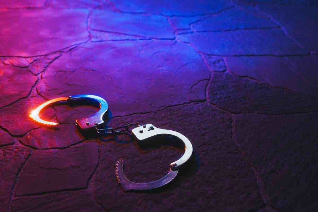 Polizia manette arresto