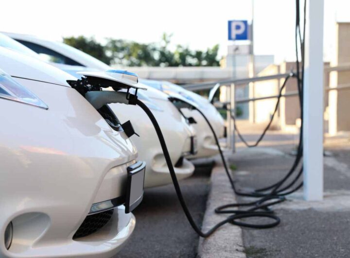 SH ricarica auto elettriche colonnina ()