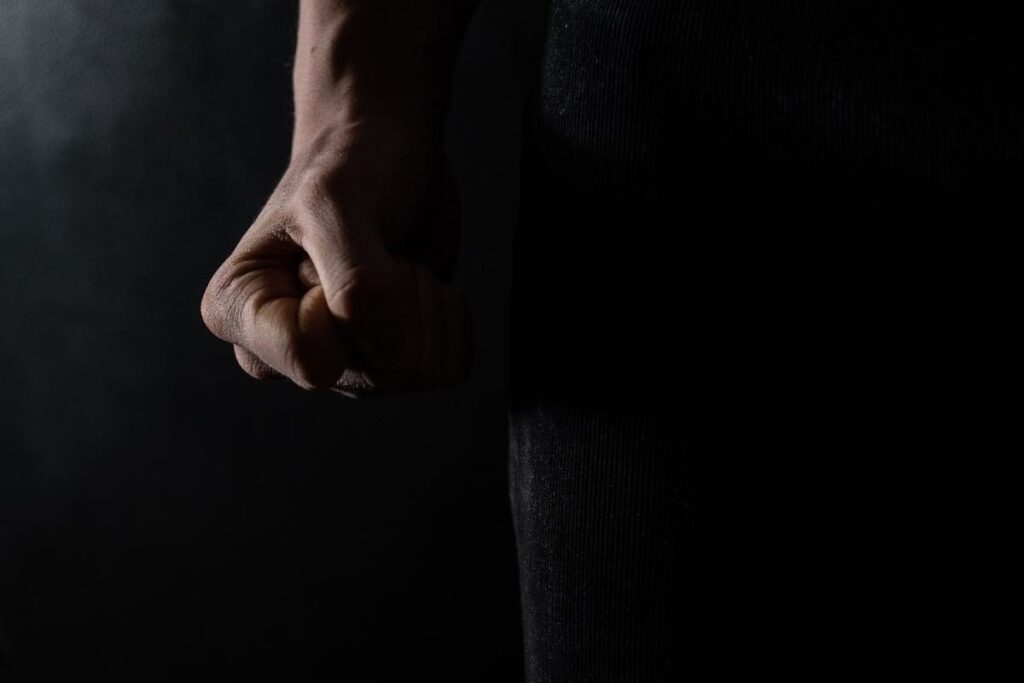 Pugni rabbia violenza