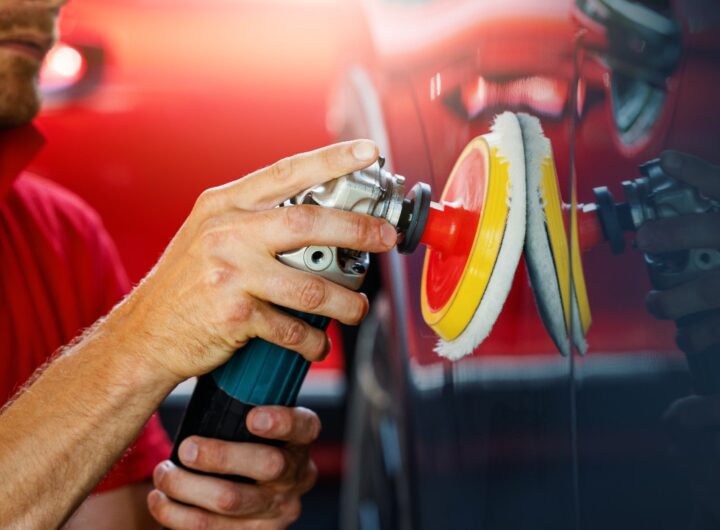 Lucidatura professionale della carrozzeria auto