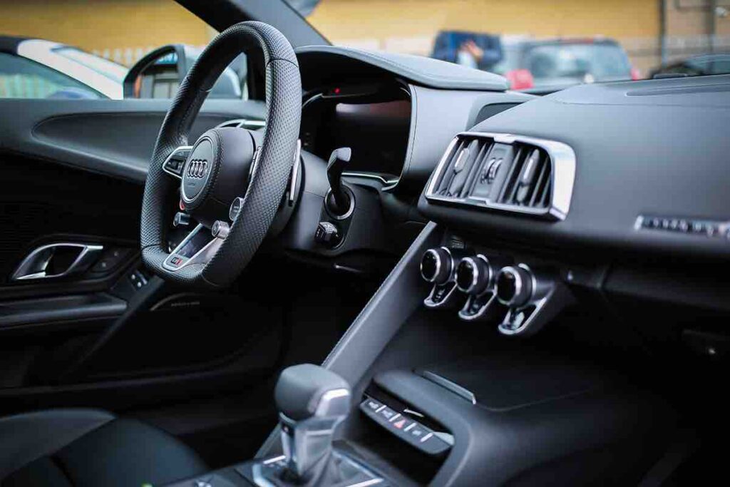 Audi auto abitacolo