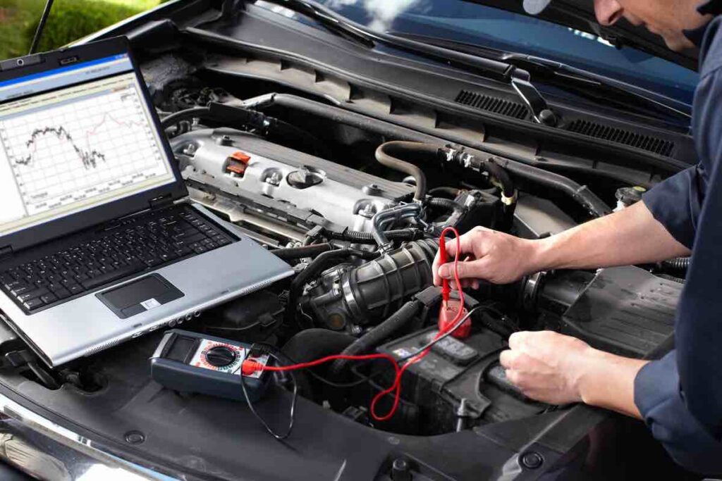 Riparazione meccanico motore