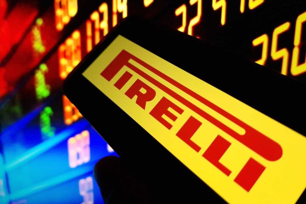 Rivoluzione Pirelli Aston Martin